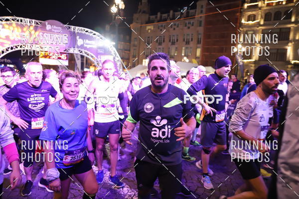 Buy your photos of the eventS�o Silvestre Porto 2019 on Fotop