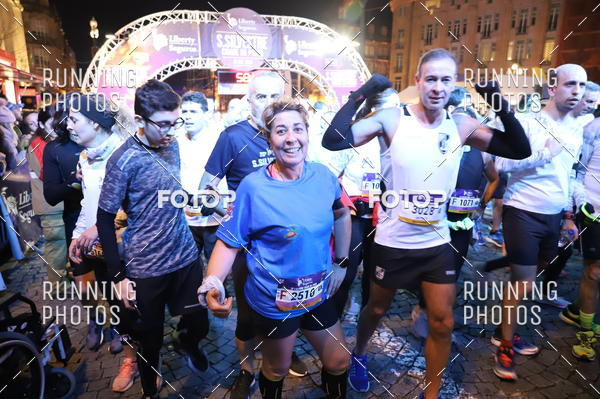 Buy your photos of the eventS�o Silvestre Porto 2019 on Fotop