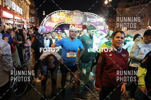 Buy your photos of the eventS�o Silvestre Porto 2019 on Fotop