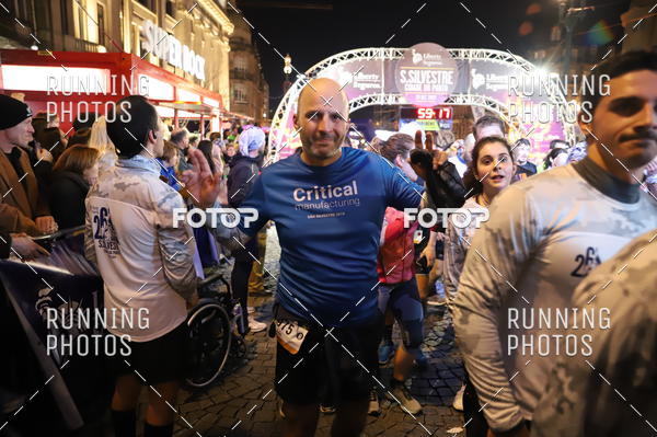 Buy your photos of the eventS�o Silvestre Porto 2019 on Fotop