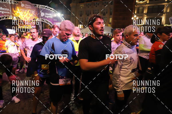 Buy your photos of the eventS�o Silvestre Porto 2019 on Fotop