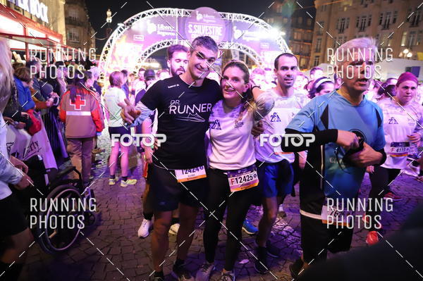 Buy your photos of the eventS�o Silvestre Porto 2019 on Fotop