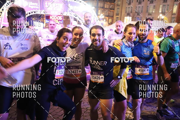 Buy your photos of the eventS�o Silvestre Porto 2019 on Fotop