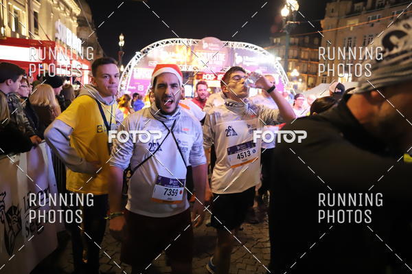 Buy your photos of the eventS�o Silvestre Porto 2019 on Fotop