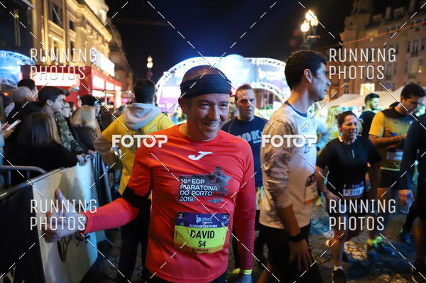 Buy your photos of the eventS�o Silvestre Porto 2019 on Fotop