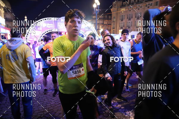 Buy your photos of the eventS�o Silvestre Porto 2019 on Fotop