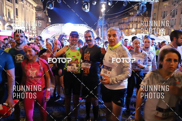 Buy your photos of the eventS�o Silvestre Porto 2019 on Fotop