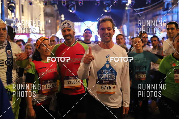 Buy your photos of the eventS�o Silvestre Porto 2019 on Fotop