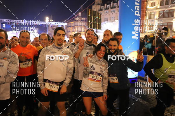 Buy your photos of the eventS�o Silvestre Porto 2019 on Fotop