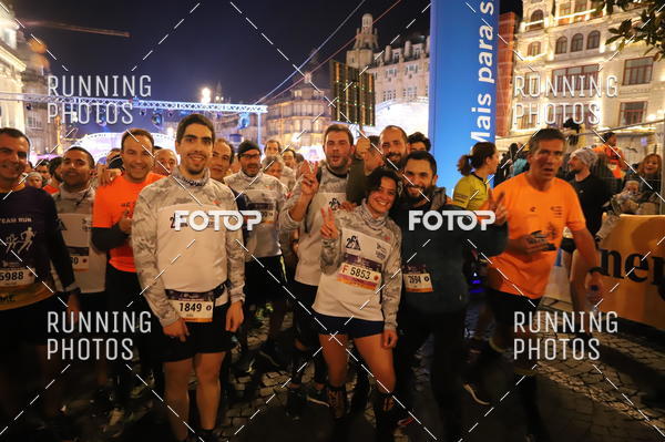 Buy your photos of the eventS�o Silvestre Porto 2019 on Fotop