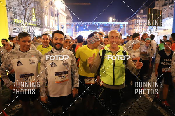 Buy your photos of the eventS�o Silvestre Porto 2019 on Fotop