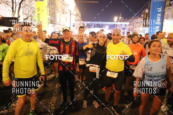 Buy your photos of the eventS�o Silvestre Porto 2019 on Fotop