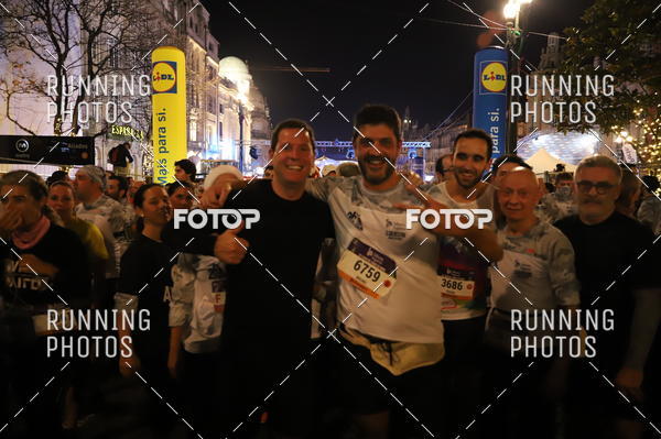 Buy your photos of the eventS�o Silvestre Porto 2019 on Fotop