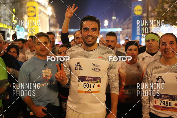 Buy your photos of the eventS�o Silvestre Porto 2019 on Fotop