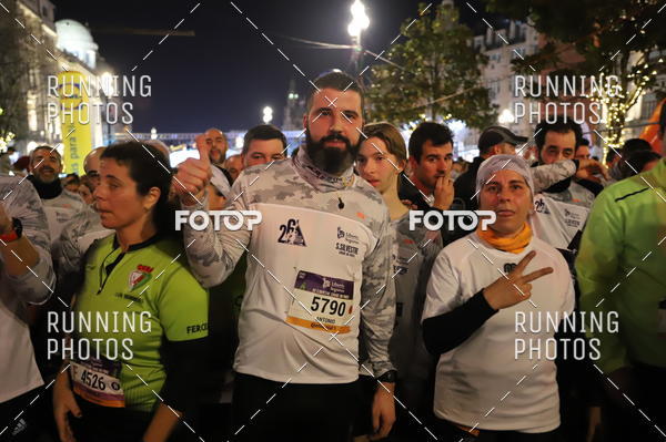 Buy your photos of the eventS�o Silvestre Porto 2019 on Fotop