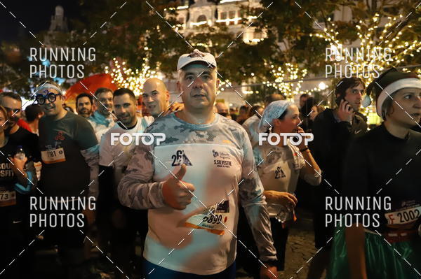 Buy your photos of the eventS�o Silvestre Porto 2019 on Fotop