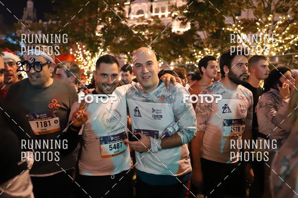 Buy your photos of the eventS�o Silvestre Porto 2019 on Fotop