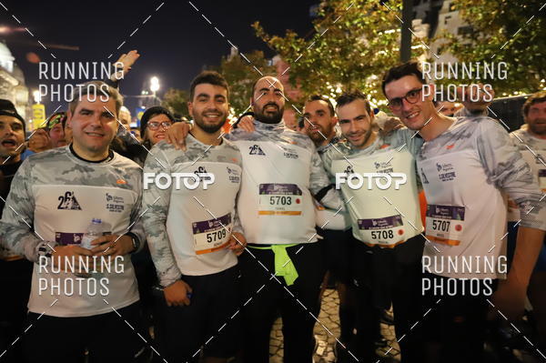 Buy your photos of the eventS�o Silvestre Porto 2019 on Fotop