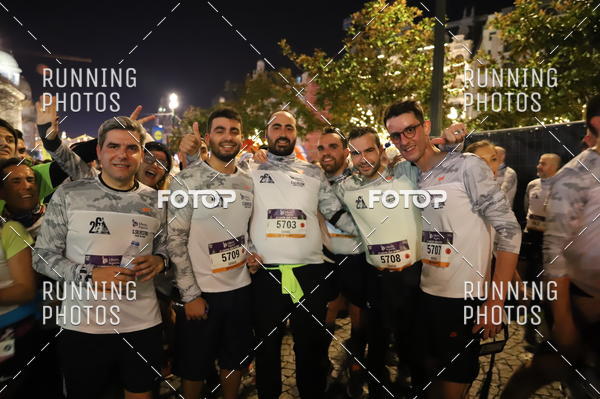 Buy your photos of the eventS�o Silvestre Porto 2019 on Fotop