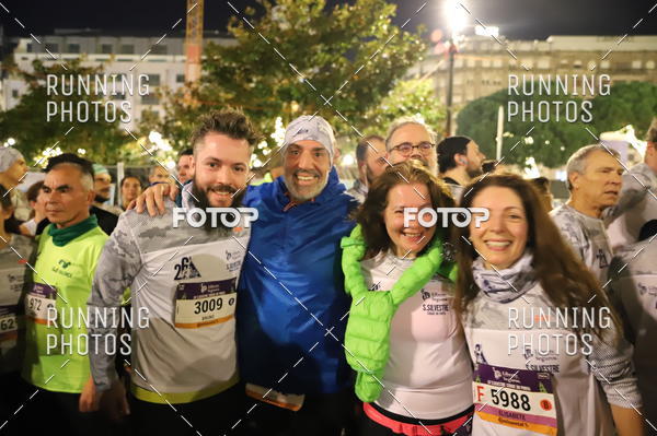 Buy your photos of the eventS�o Silvestre Porto 2019 on Fotop