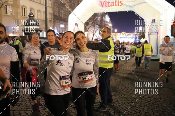 Buy your photos of the eventS�o Silvestre Porto 2019 on Fotop
