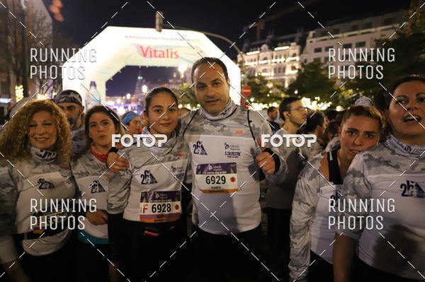 Buy your photos of the eventS�o Silvestre Porto 2019 on Fotop