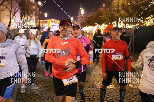 Buy your photos of the eventS�o Silvestre Porto 2019 on Fotop