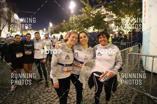 Buy your photos of the eventS�o Silvestre Porto 2019 on Fotop