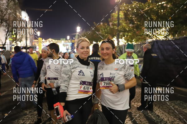 Buy your photos of the eventS�o Silvestre Porto 2019 on Fotop
