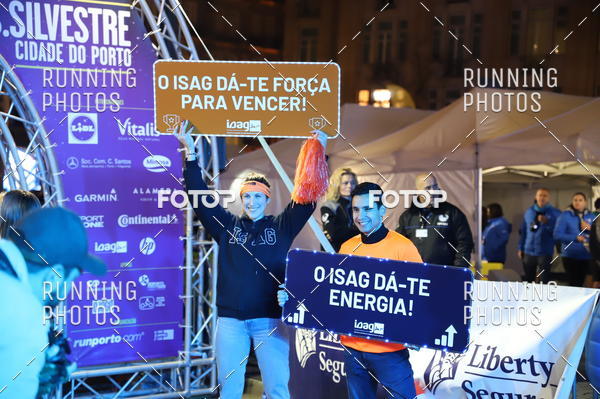 Buy your photos of the eventS�o Silvestre Porto 2019 on Fotop