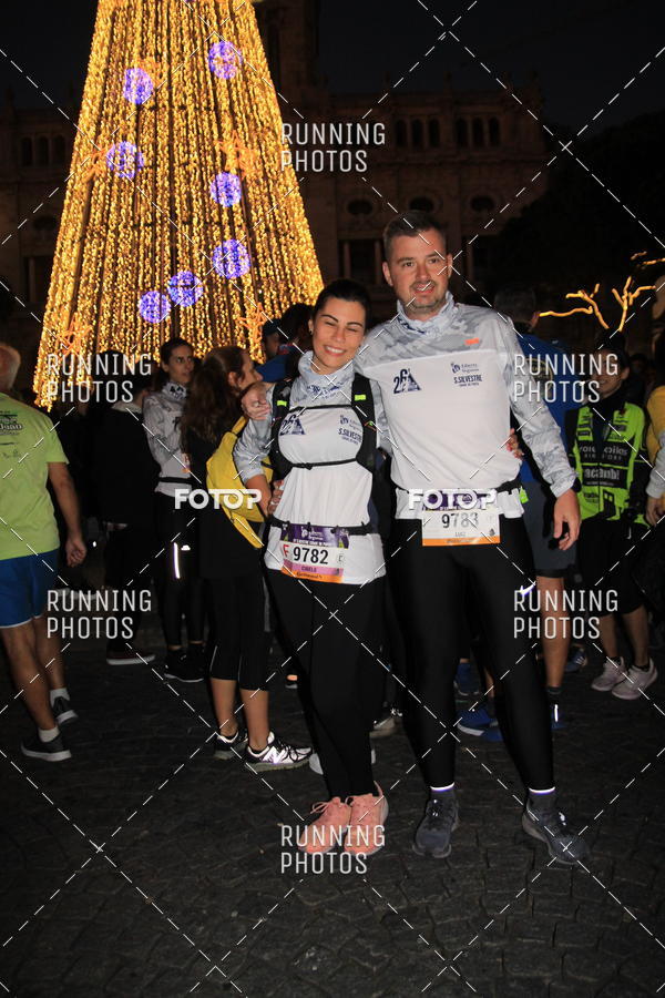Buy your photos of the eventS�o Silvestre Porto 2019 on Fotop