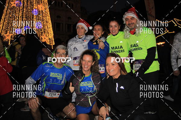 Buy your photos of the eventS�o Silvestre Porto 2019 on Fotop