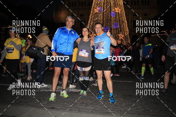 Buy your photos of the eventS�o Silvestre Porto 2019 on Fotop
