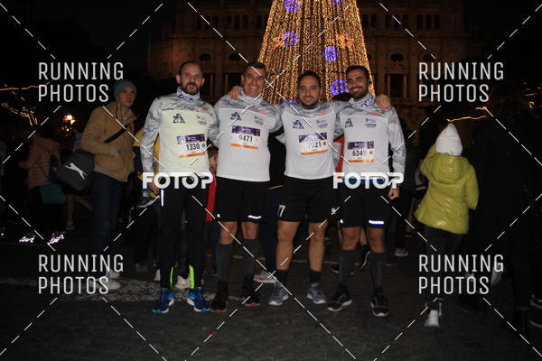 Buy your photos of the eventS�o Silvestre Porto 2019 on Fotop