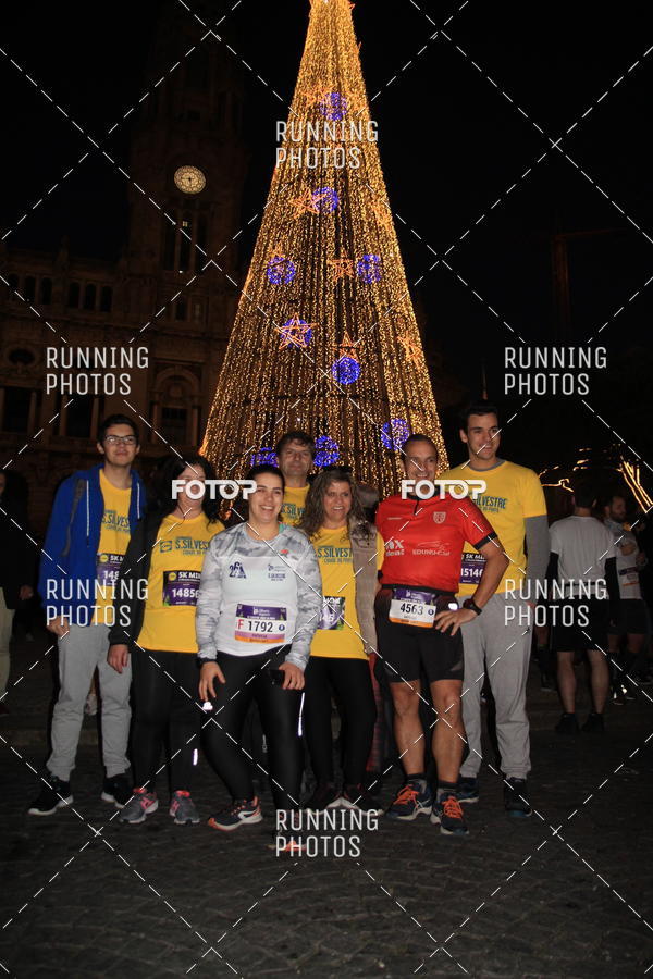 Buy your photos of the eventS�o Silvestre Porto 2019 on Fotop