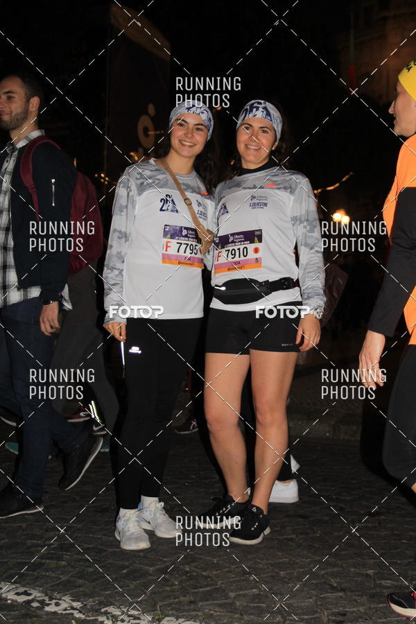 Buy your photos of the eventS�o Silvestre Porto 2019 on Fotop