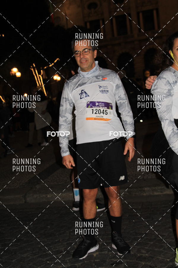 Buy your photos of the eventS�o Silvestre Porto 2019 on Fotop