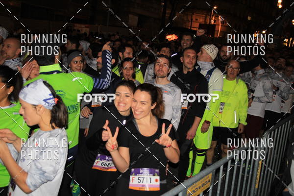 Buy your photos of the eventS�o Silvestre Porto 2019 on Fotop