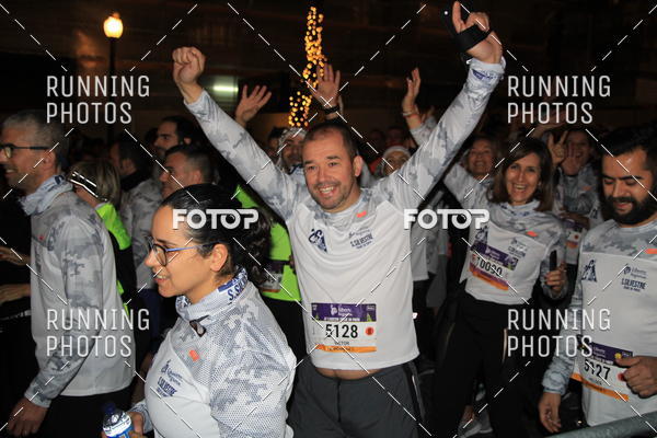 Buy your photos of the eventS�o Silvestre Porto 2019 on Fotop