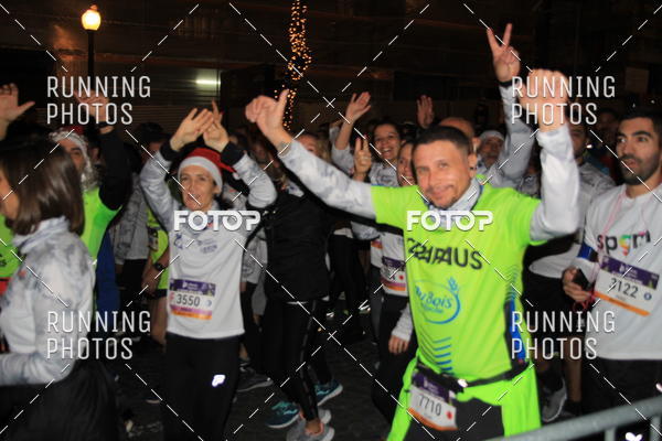 Buy your photos of the eventS�o Silvestre Porto 2019 on Fotop