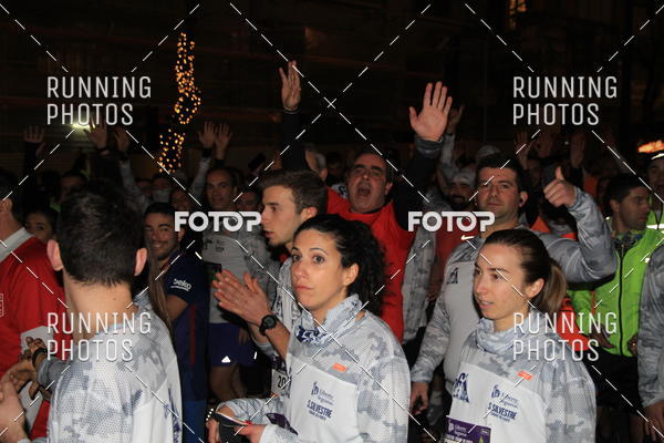 Buy your photos of the eventS�o Silvestre Porto 2019 on Fotop