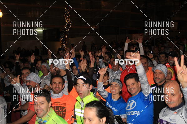 Buy your photos of the eventS�o Silvestre Porto 2019 on Fotop