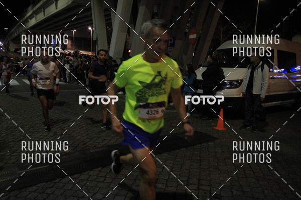 Buy your photos of the eventS�o Silvestre Porto 2019 on Fotop