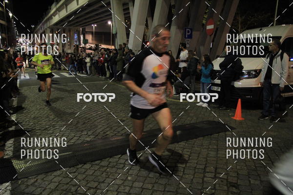 Buy your photos of the eventS�o Silvestre Porto 2019 on Fotop