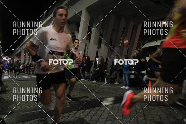 Buy your photos of the eventS�o Silvestre Porto 2019 on Fotop