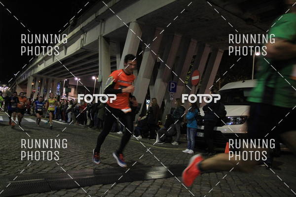 Buy your photos of the eventS�o Silvestre Porto 2019 on Fotop
