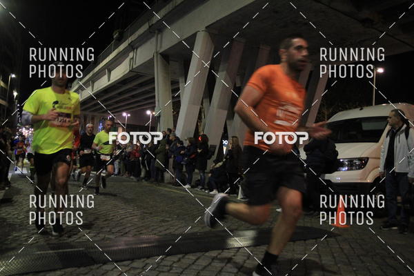 Buy your photos of the eventS�o Silvestre Porto 2019 on Fotop