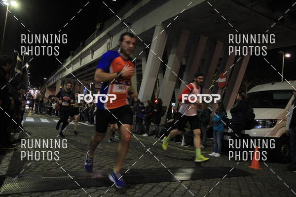 Buy your photos of the eventS�o Silvestre Porto 2019 on Fotop