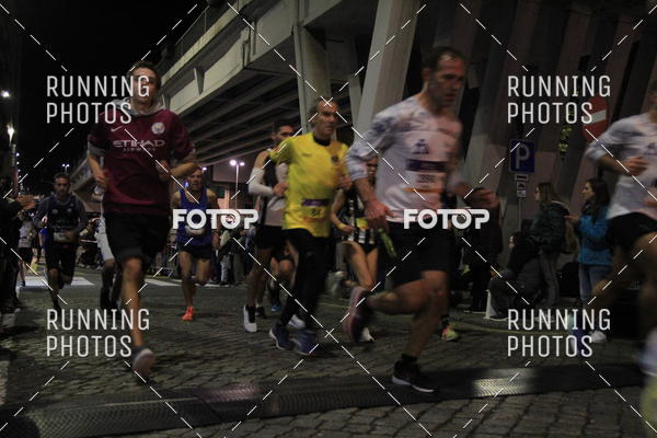 Buy your photos of the eventS�o Silvestre Porto 2019 on Fotop