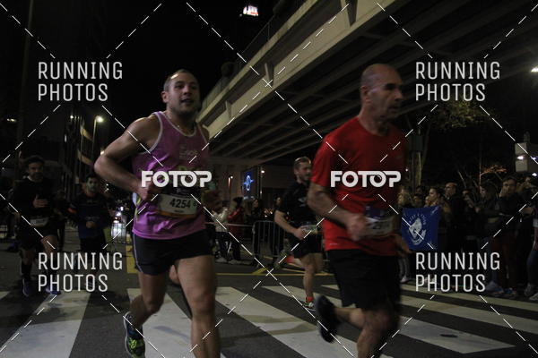 Buy your photos of the eventS�o Silvestre Porto 2019 on Fotop